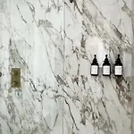 Floris Luxury Apartment New