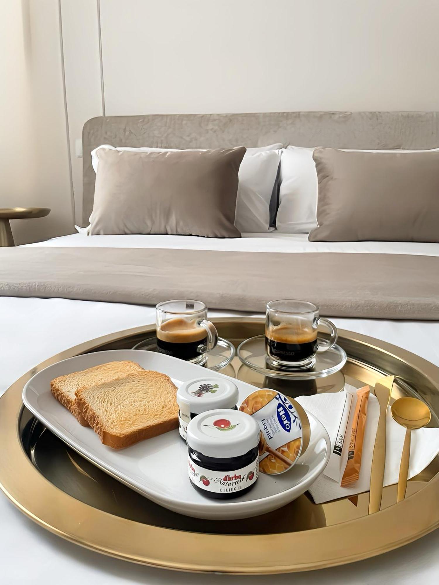 Floris Luxury New Apartment Florence